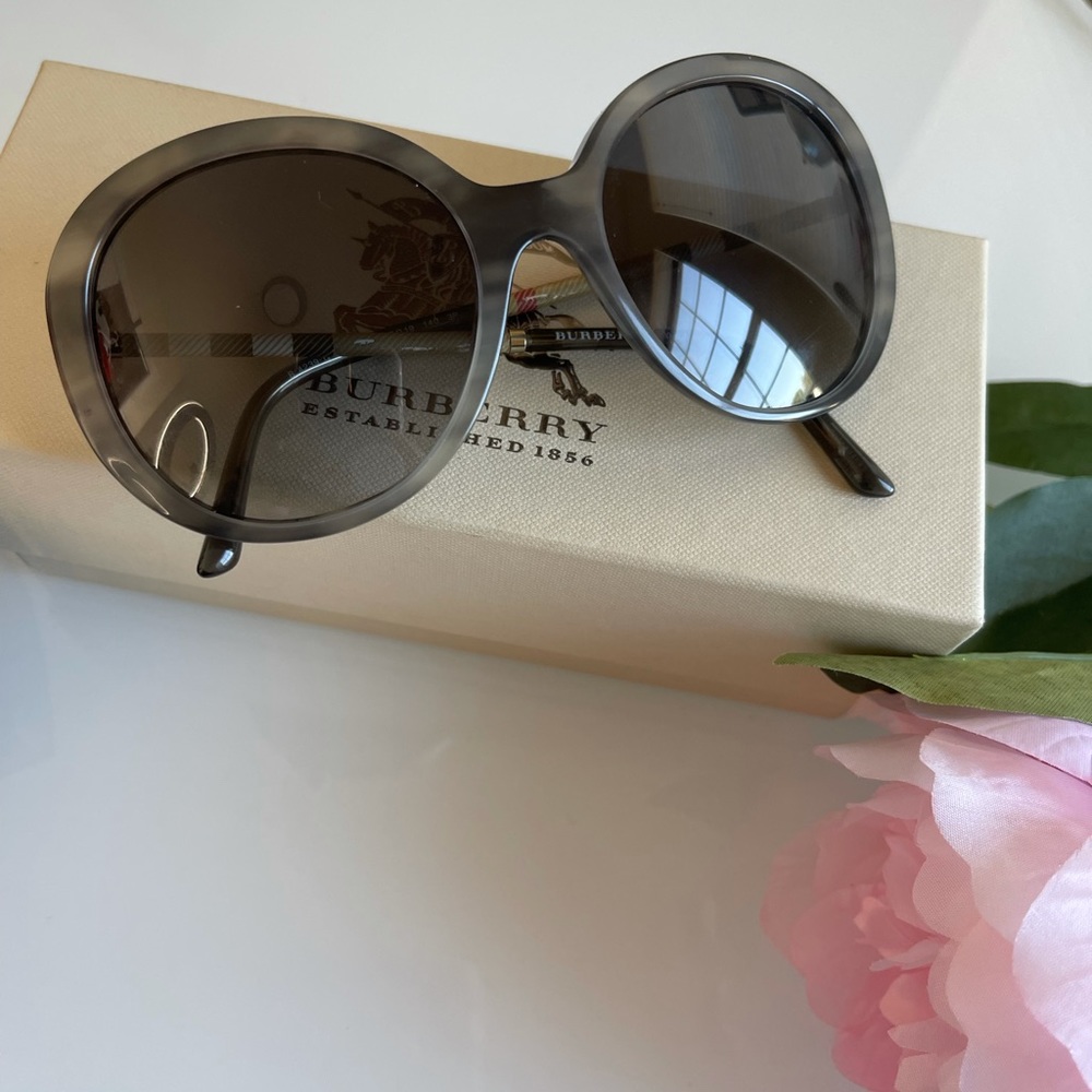 Burberry Round Class Stripe Sunglasses
